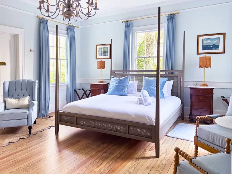 An antique poster bed inside Captain's Quarters at Wicklow Hall