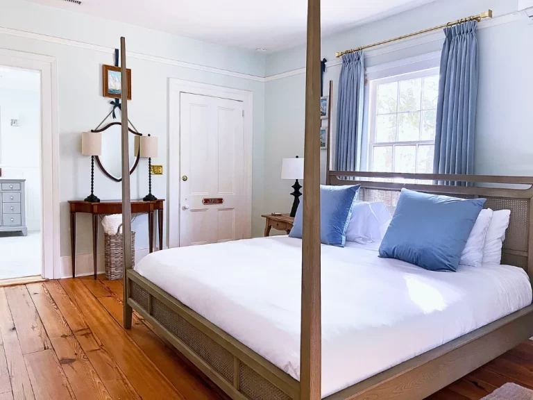 Camellia Suite King Bed