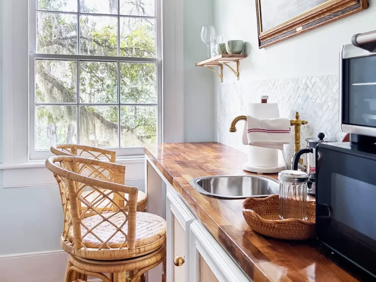 Camellia Suite Kitchenette